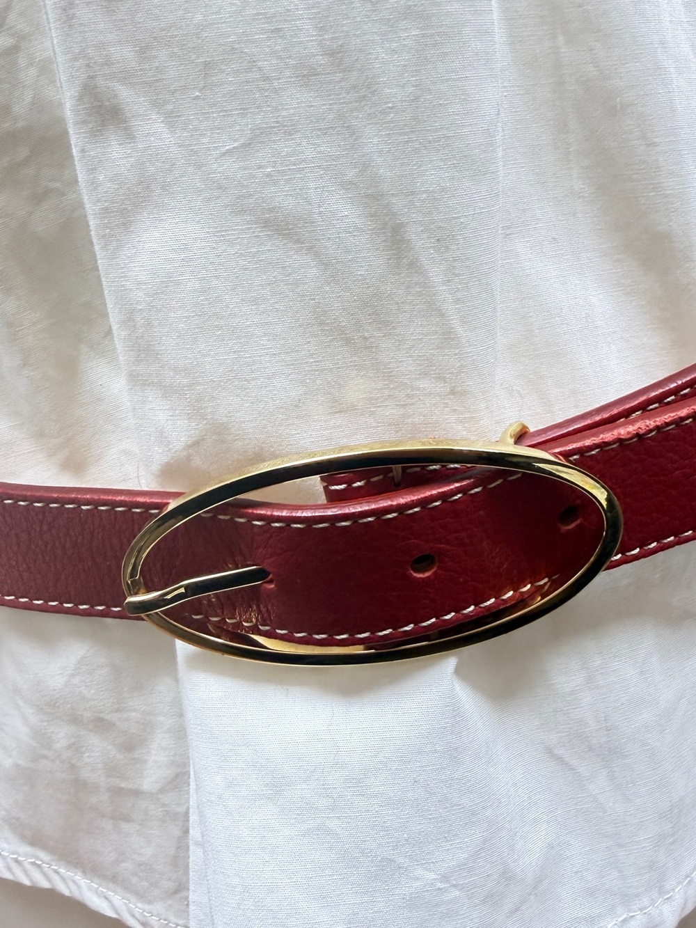Leather Oval Buckle Belt in Red - Women's Accessory